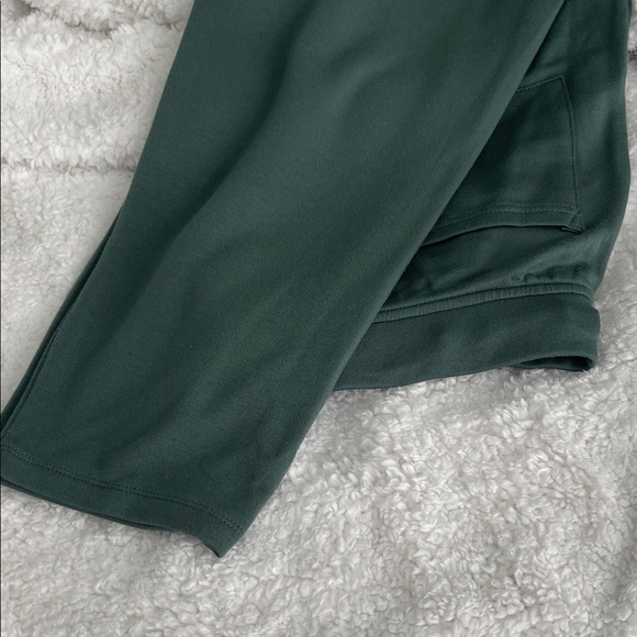 Lou & Grey Sweatpants Pine Green - Picture 5 of 7